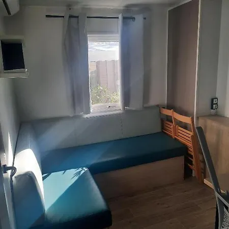 Mobil Premium L048 Campsite