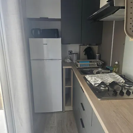 Mobil Premium L048 Campsite Narbonne